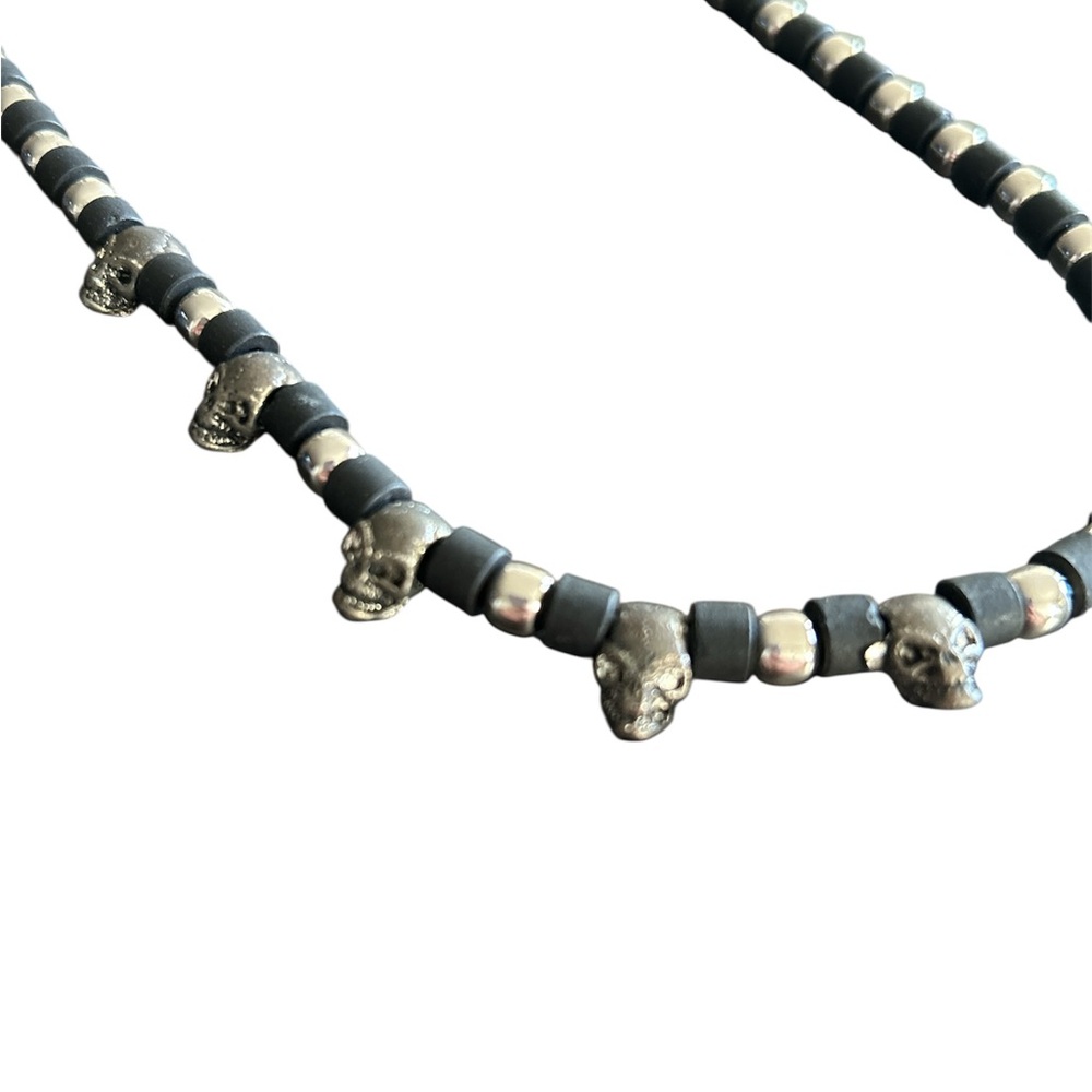 Killer beads brand Silver and Gray Beaded skulls Necklace - Picture 3 of 3